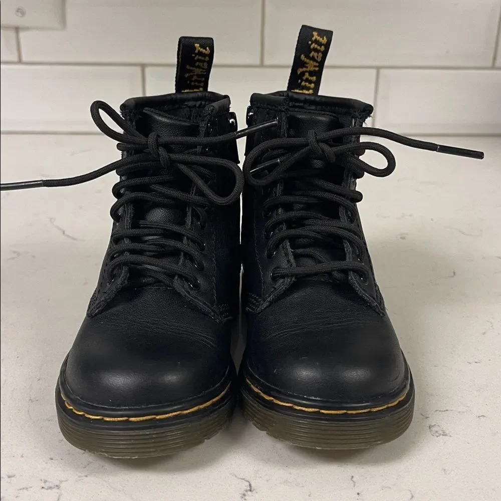 DR MARTEN TODDLER 1460 T SOFTY T LEATHER LACE UP BOOTS Size 7